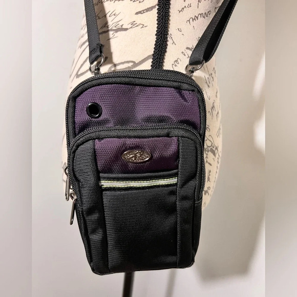SBS, adjustable, Crossbody, 3 zip compartment, one pouch, belt loop and back 5x8 - Picture 2 of 10